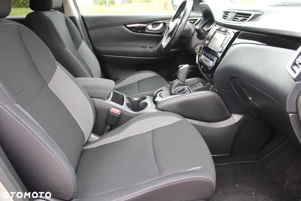 Nissan Qashqai 1.6 DCi Tekna Xtronic - 8