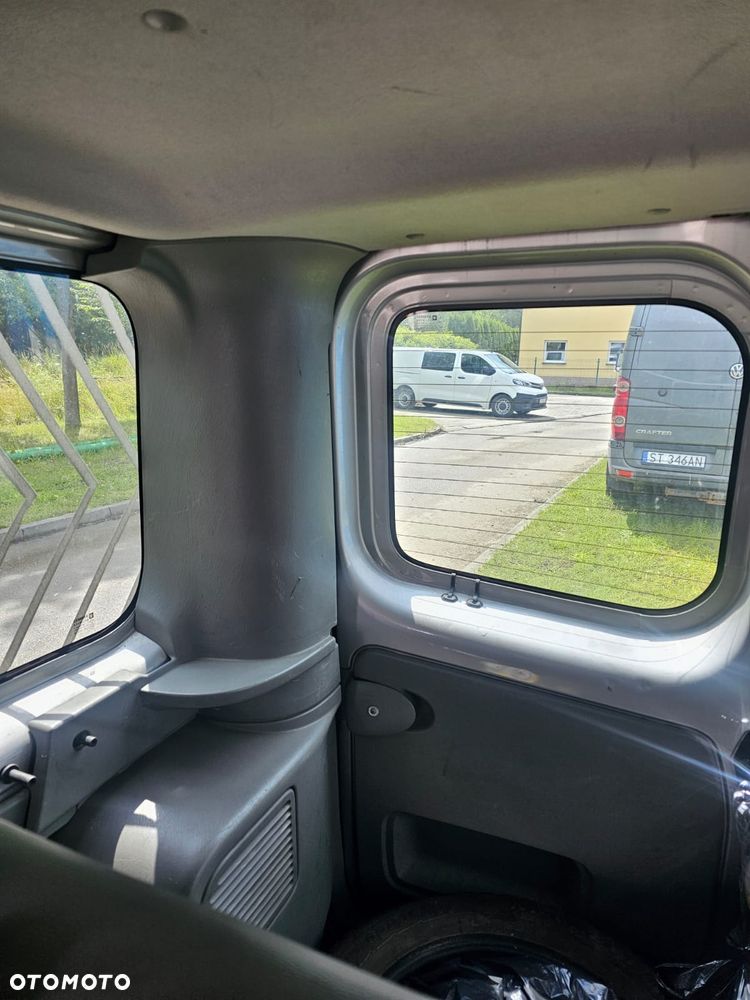 Opel Vivaro L2H1 2.9t - 21