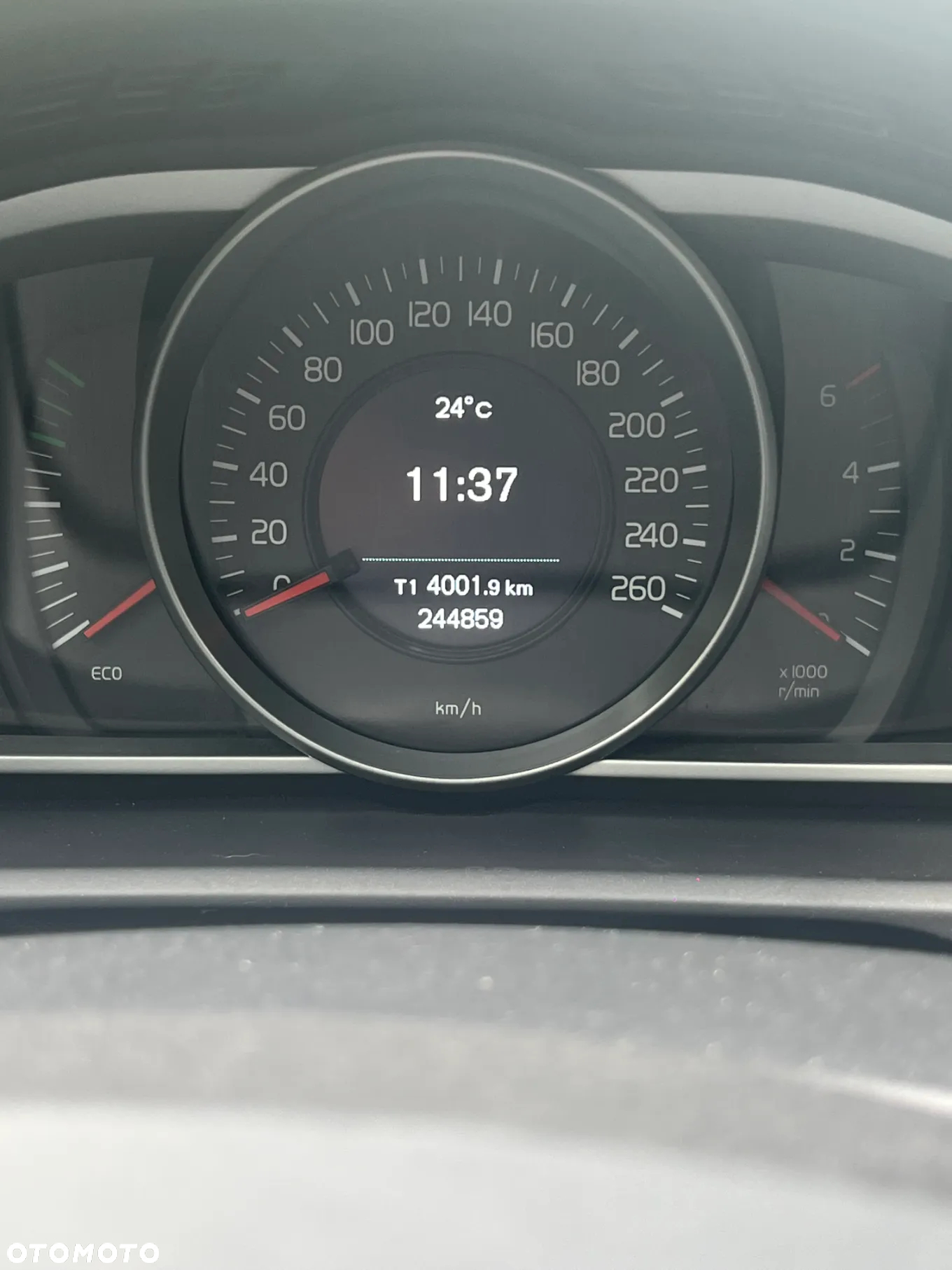 Volvo V40 D2 - 11