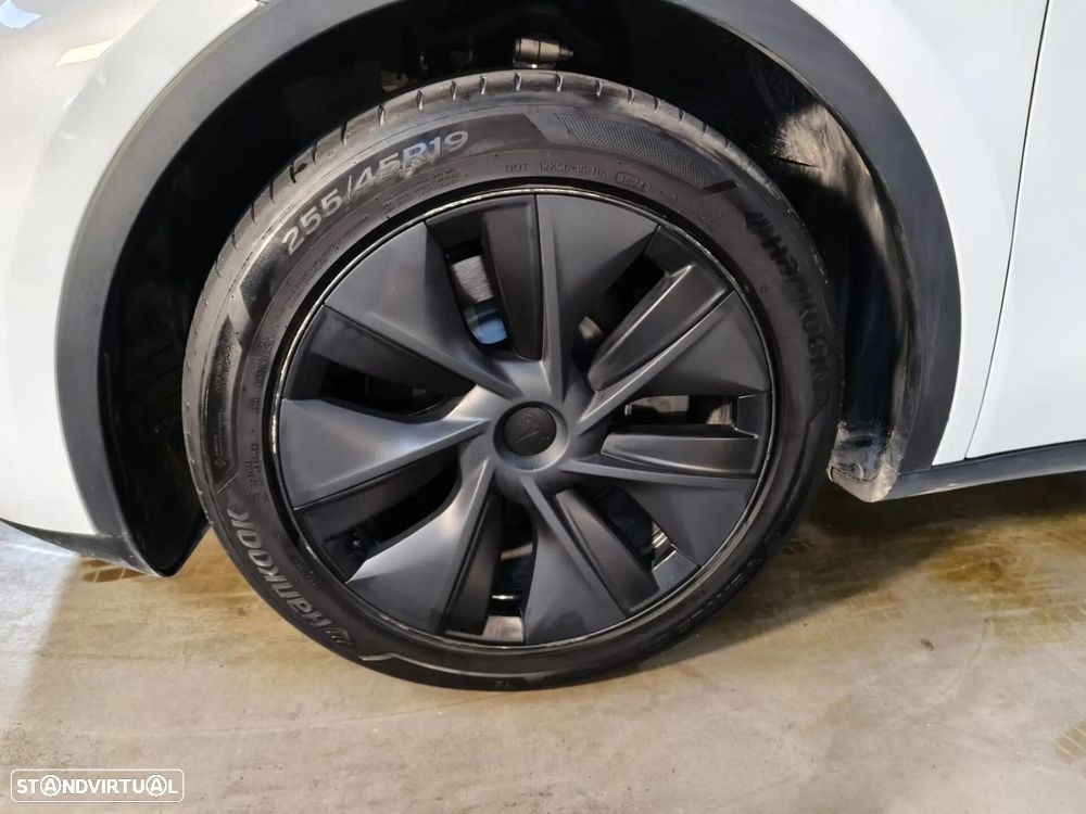 Tesla Model Y RWD - 35