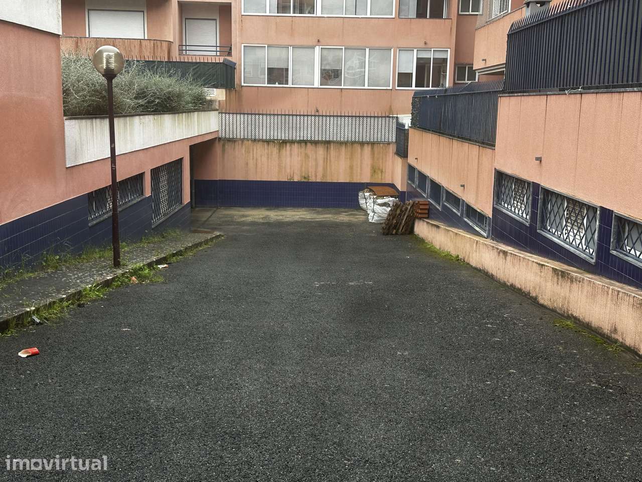 ESTACIONAMENTO AUTOMOVEL - INDIVIDUAIS E BOX COM 250M2 - Grande imagem: 3/3