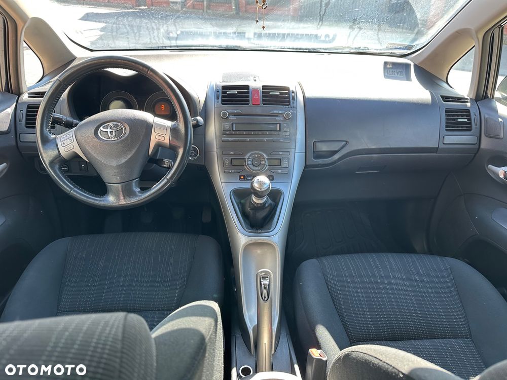 Toyota Auris 2.0 D-4D Premium - 17