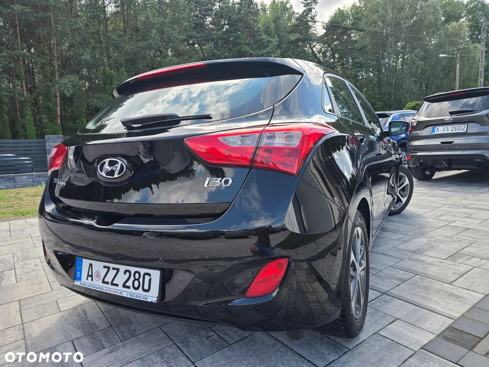 Hyundai i30 blue 1.4 Passion - 18