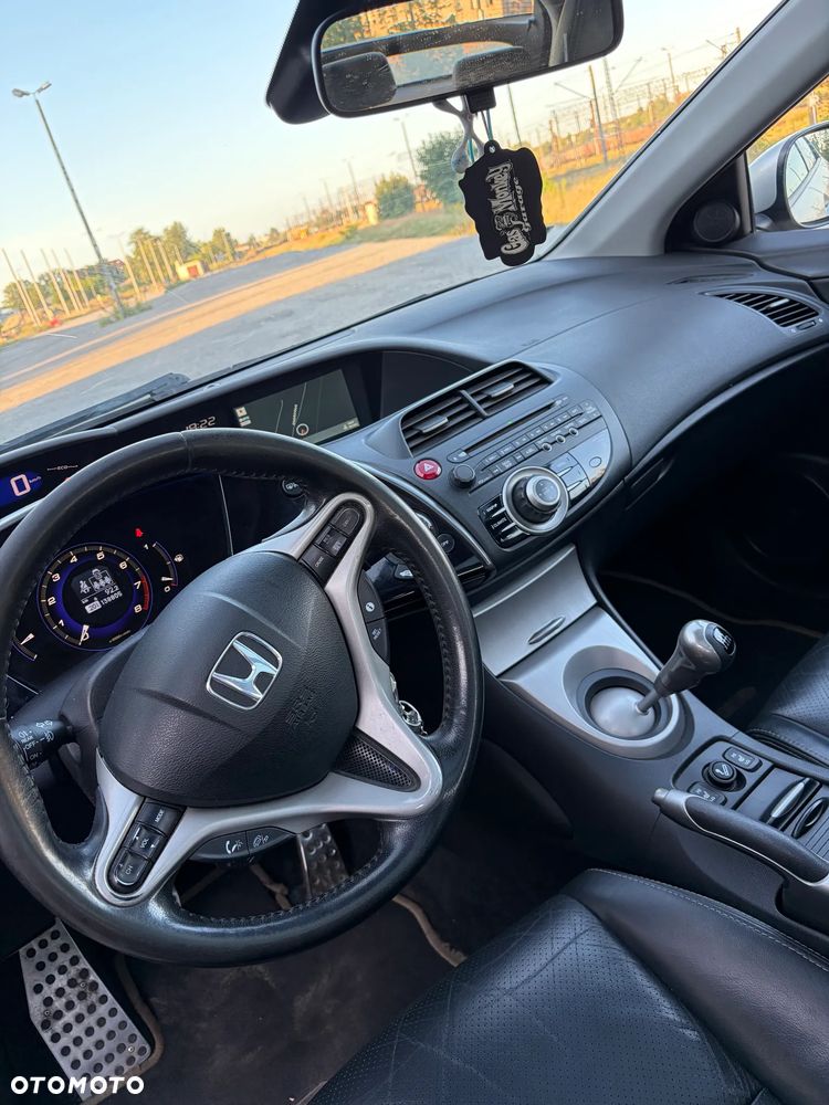 Honda Civic 1.8 Executive - 9