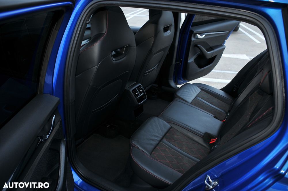 Skoda Octavia Combi 2.0 TDI DSG RS - 16