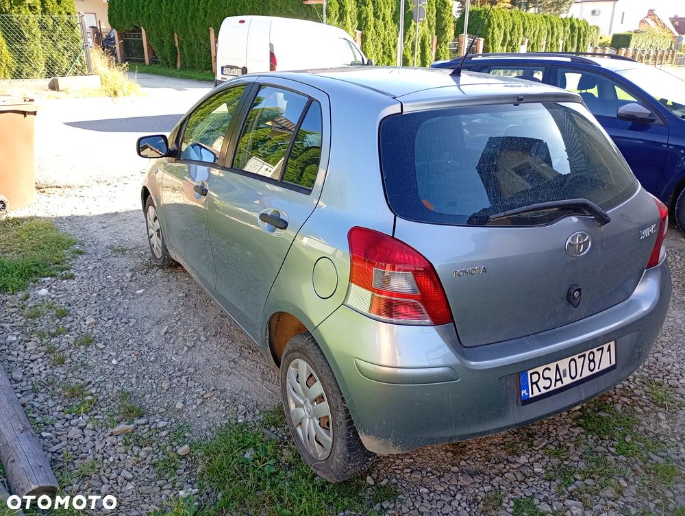 Toyota Yaris 1.0 Entry - 4