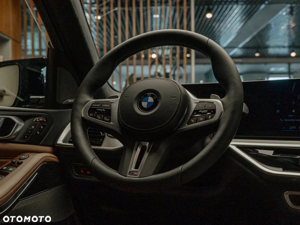 BMW X7 - 7