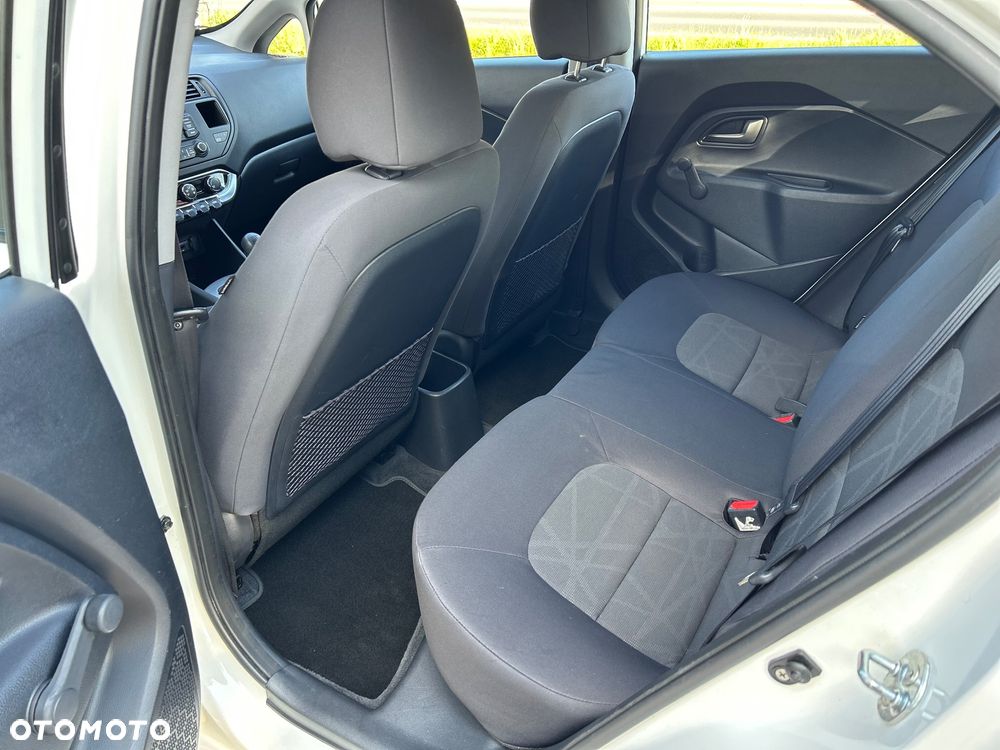 Kia Rio 1.4 Edition 7 - 13