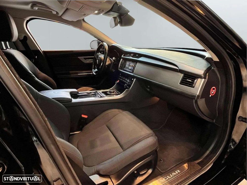Jaguar XF - 20