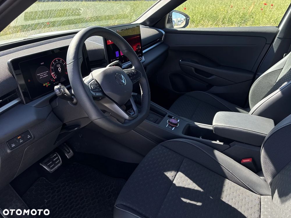 Volkswagen T-Roc 1.5 eTSI R-Line DSG - 11