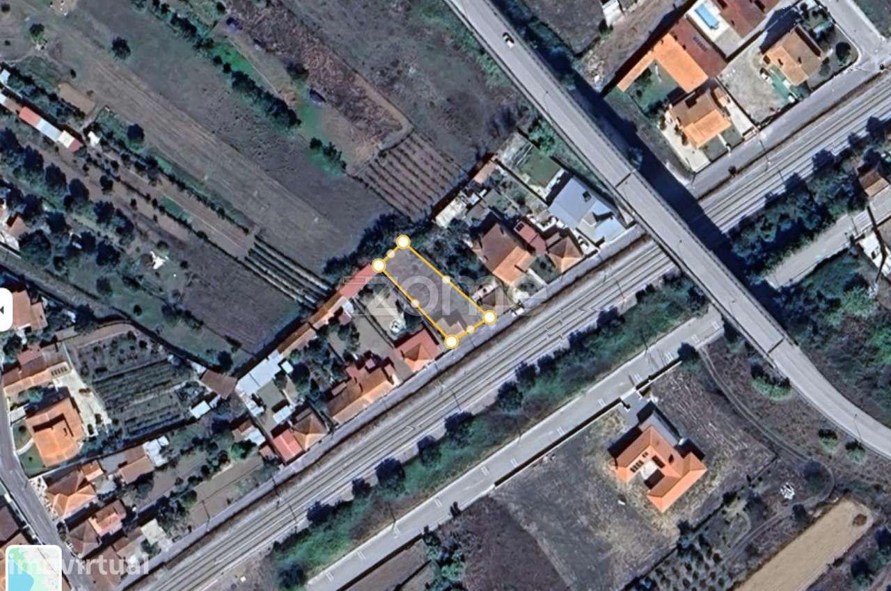 Terreno com 540 m² e Moradia para Renovar em Santo Varão. - Grande imagem: 3/15
