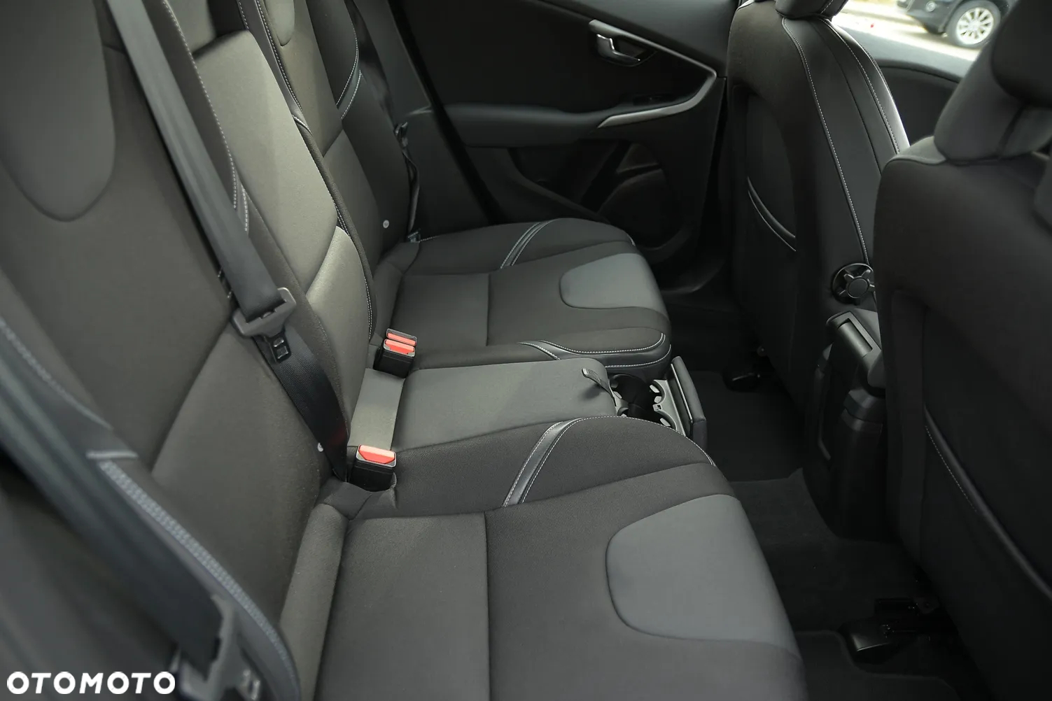 Volvo V40 D3 Drive-E Momentum - 19