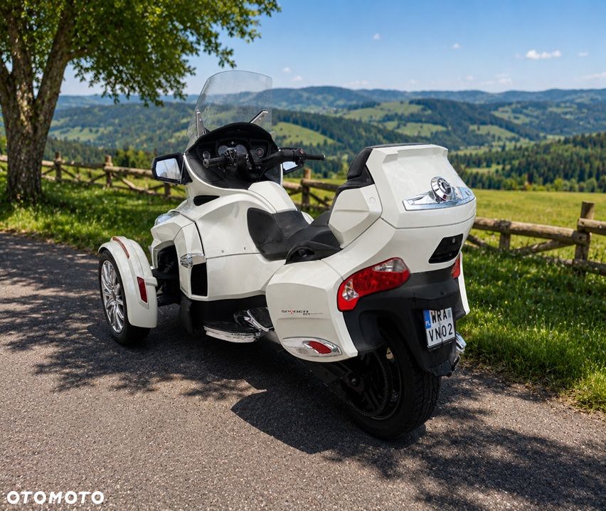 Can-Am Spyder - 3