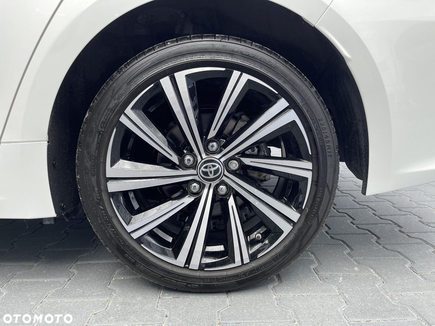 Toyota Corolla - 23