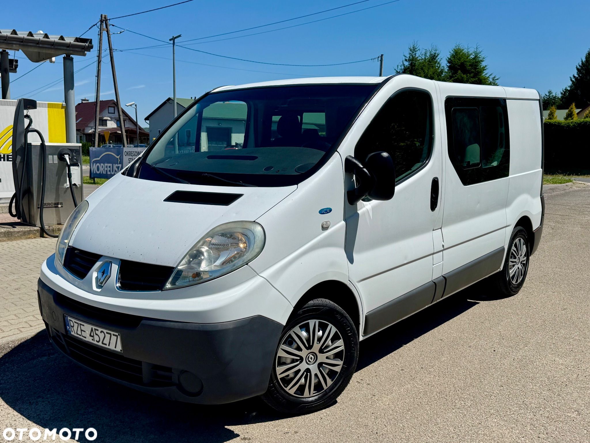 Renault TRAFIC - 1