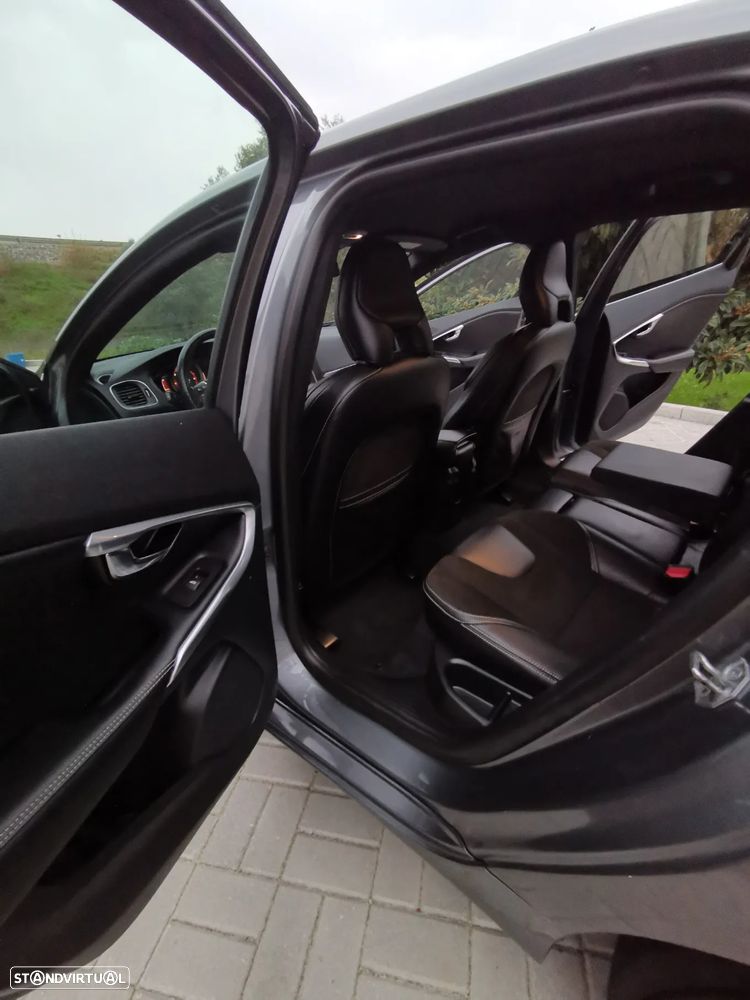 Volvo V40 D2 R Design - 13