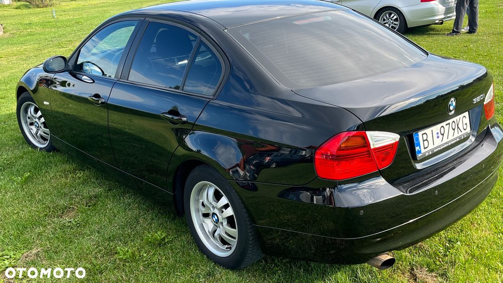 BMW Seria 3 320i - 7
