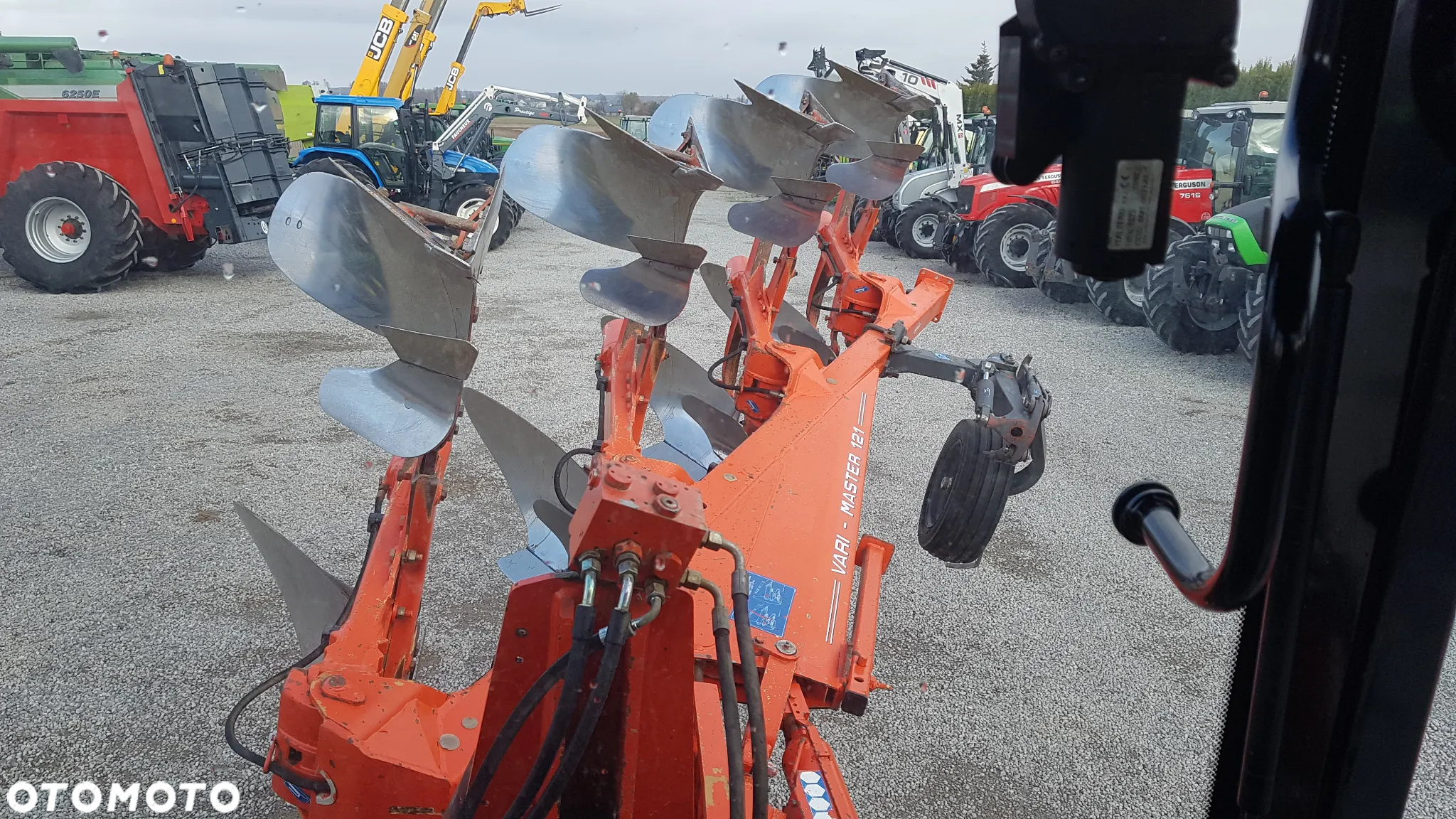 Kuhn VariMaster 121 4 skibowy Non STOP - 39