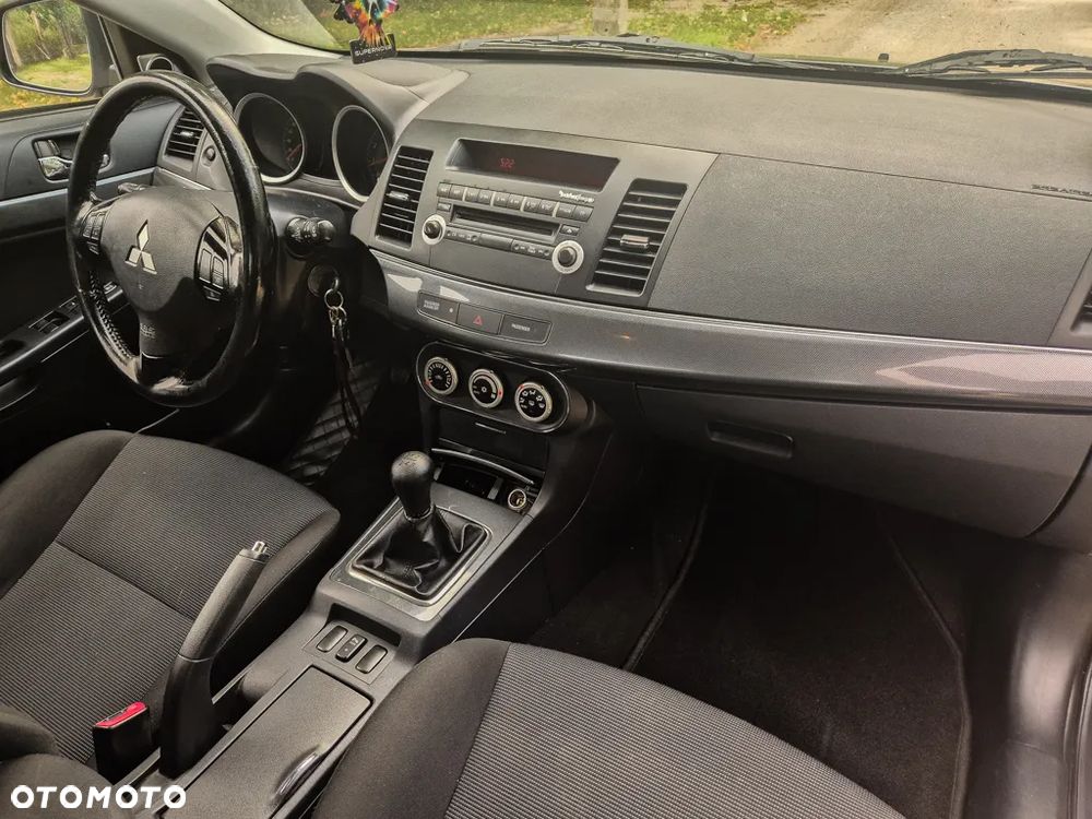 Mitsubishi Lancer 1.8 Intense - 11