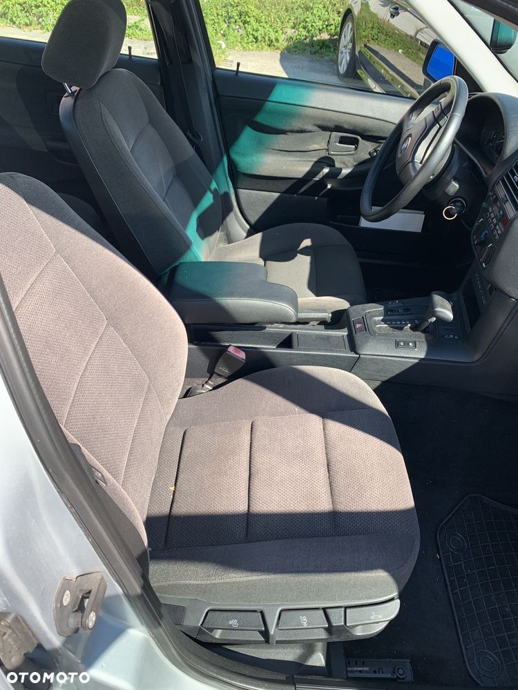 BMW Seria 3 318i - 37