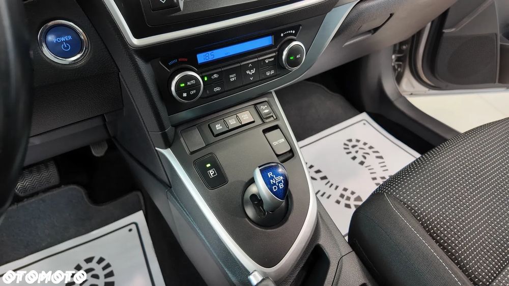 Toyota Auris 1.8 HSD Prestige - 29