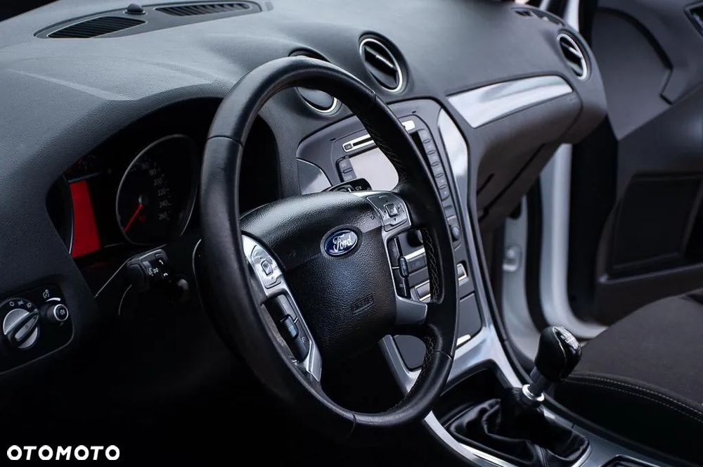 Ford Mondeo 2.0 TDCI Business Edition - 38