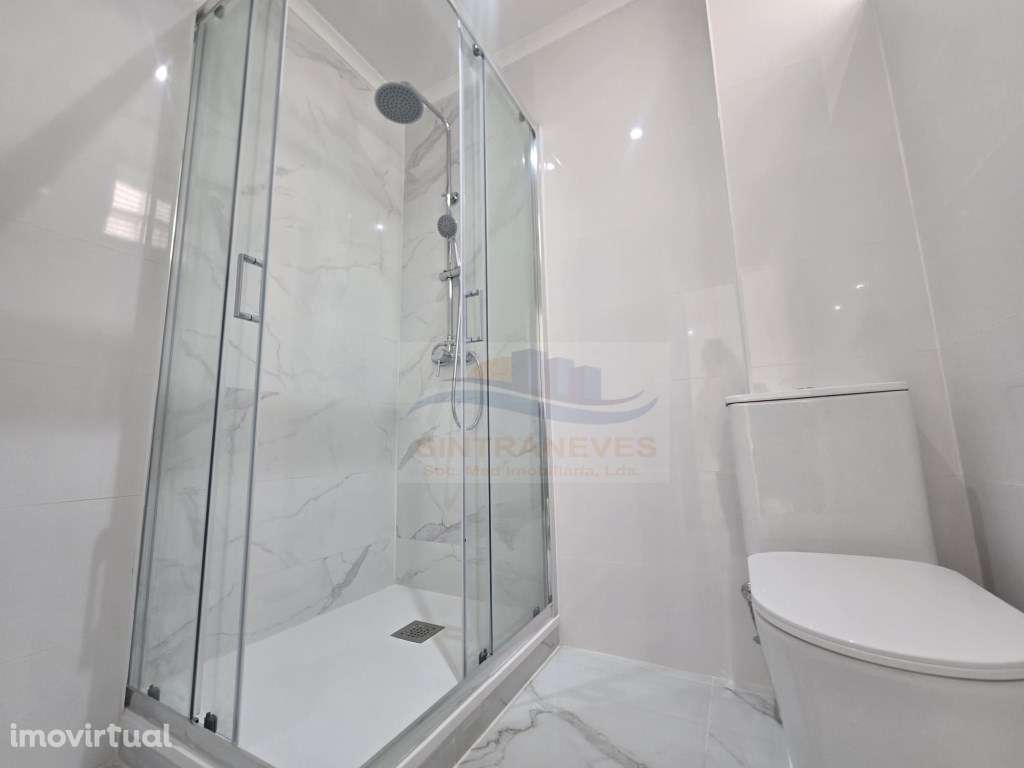 Fantástico T3 em Queluz com varanda e muito soalheiro totalmente re... - Grande imagem: 5/30