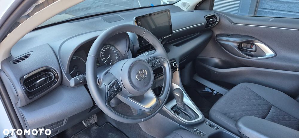 Toyota Yaris - 8