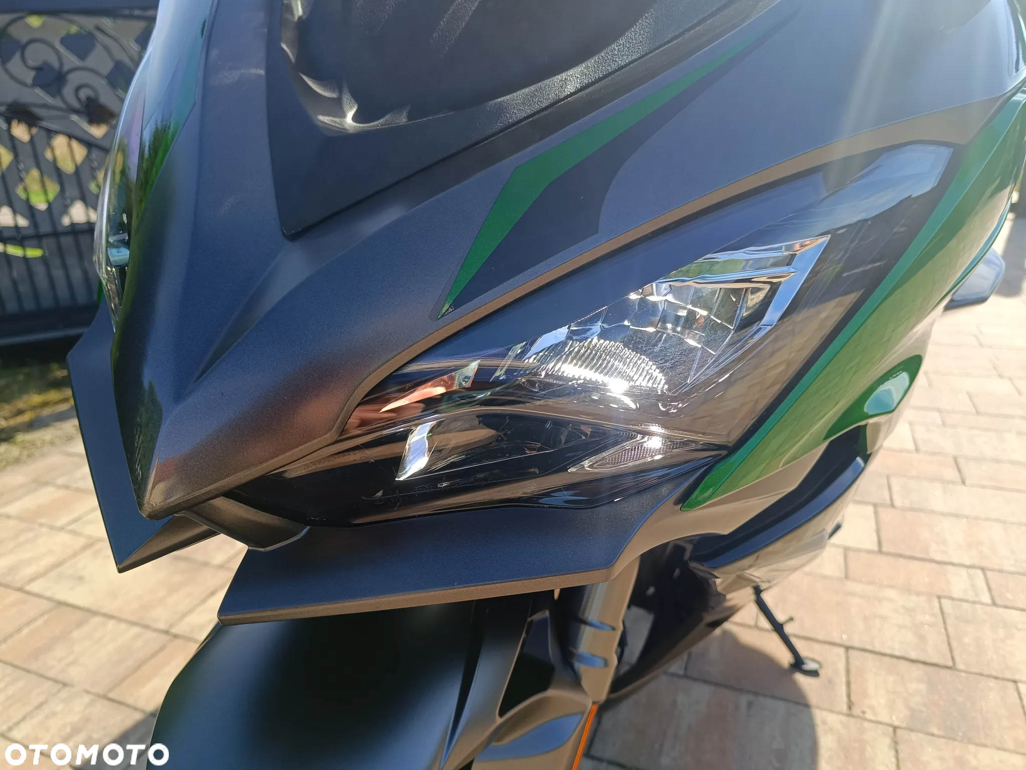Kawasaki Ninja 1000 SX - 11