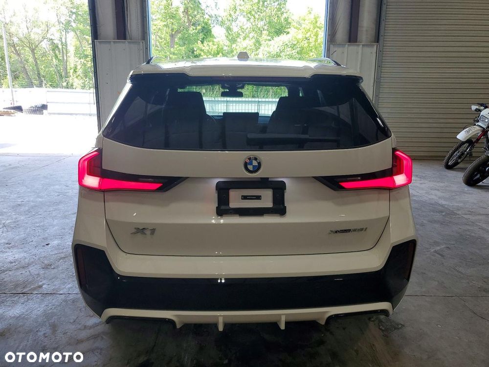 BMW X1 xDrive25i xLine - 6