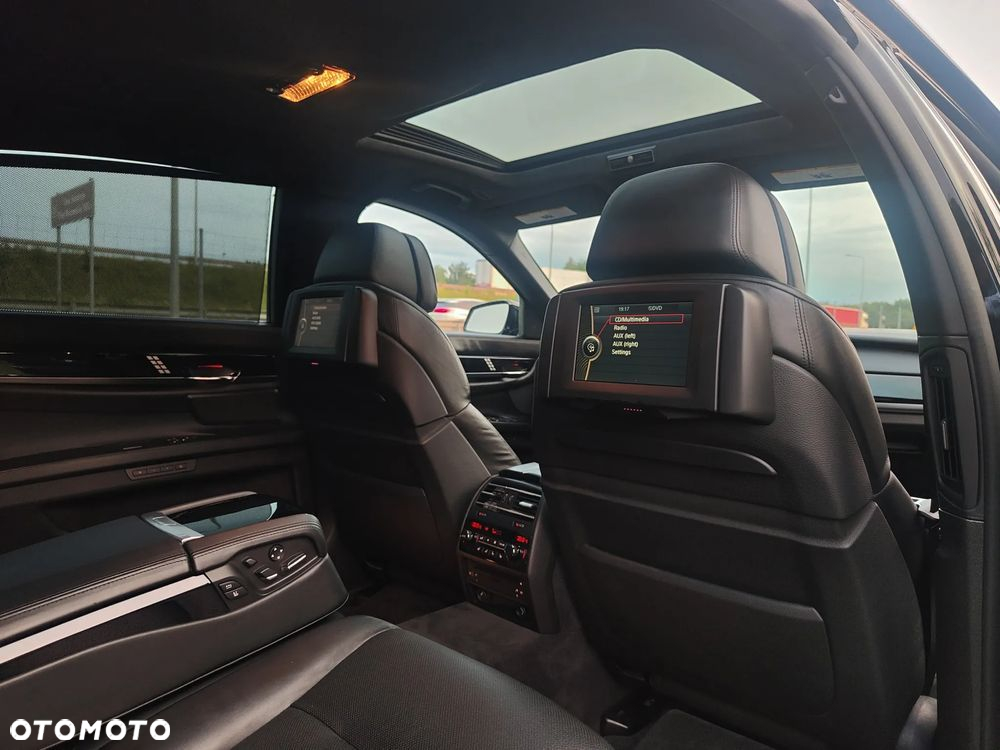BMW Seria 7 - 25