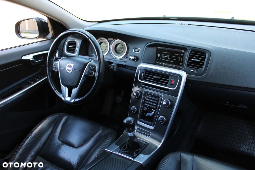 Volvo V60 D5 Summum - 15