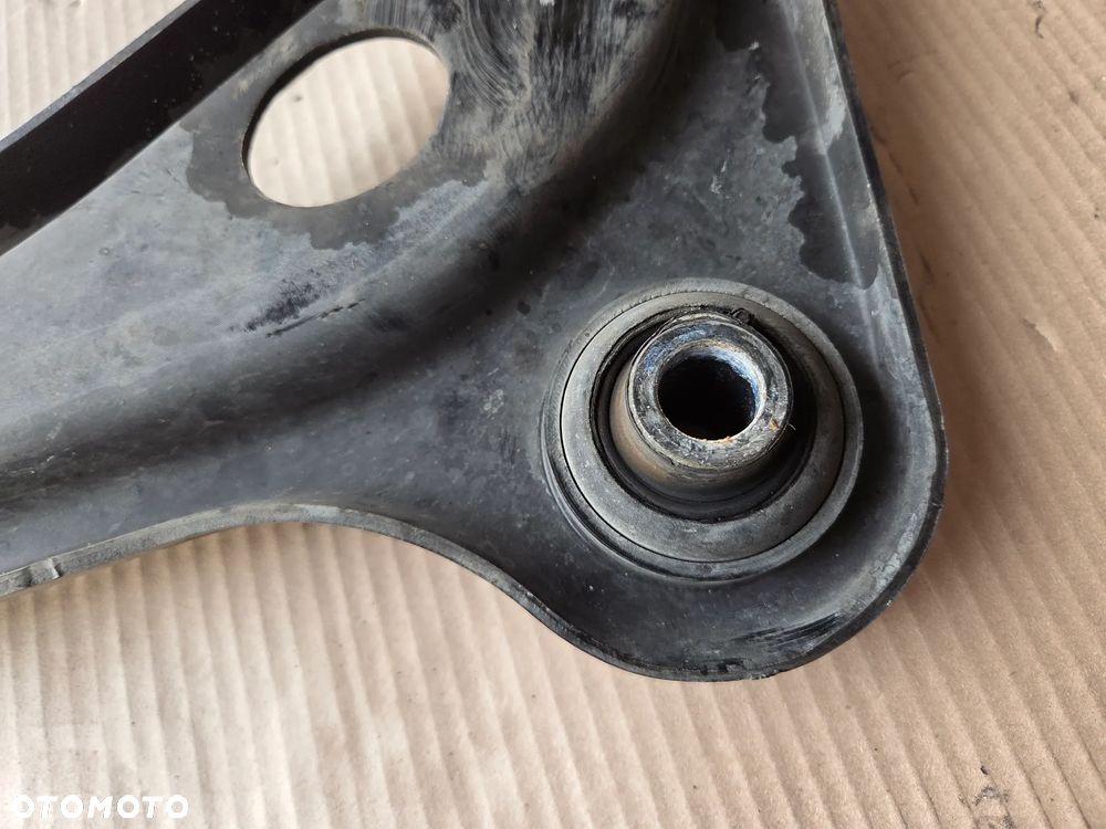 Wahacz przedni prawy Peugeot 208 - 7