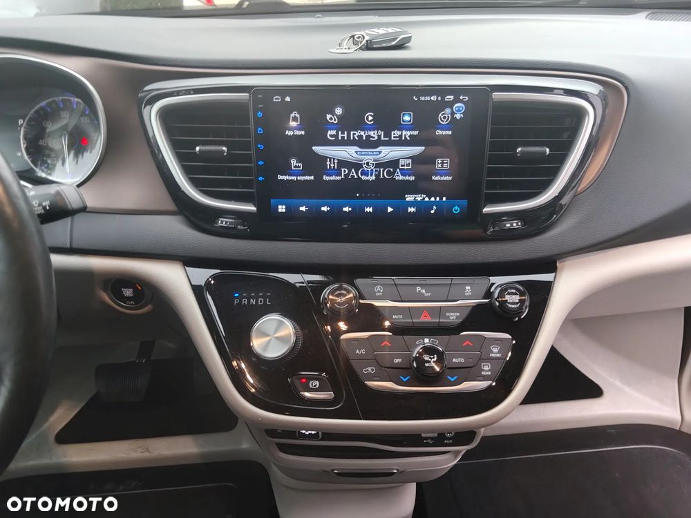 Chrysler Pacifica - 20