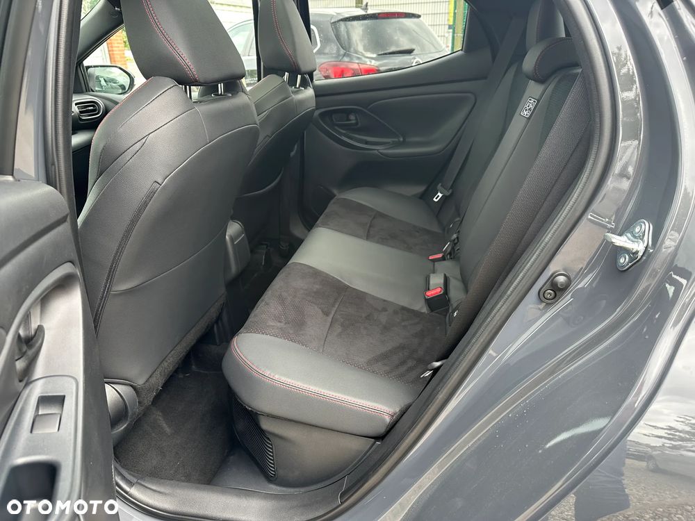 Toyota Yaris Hybrid 1.5 GR Sport - 21