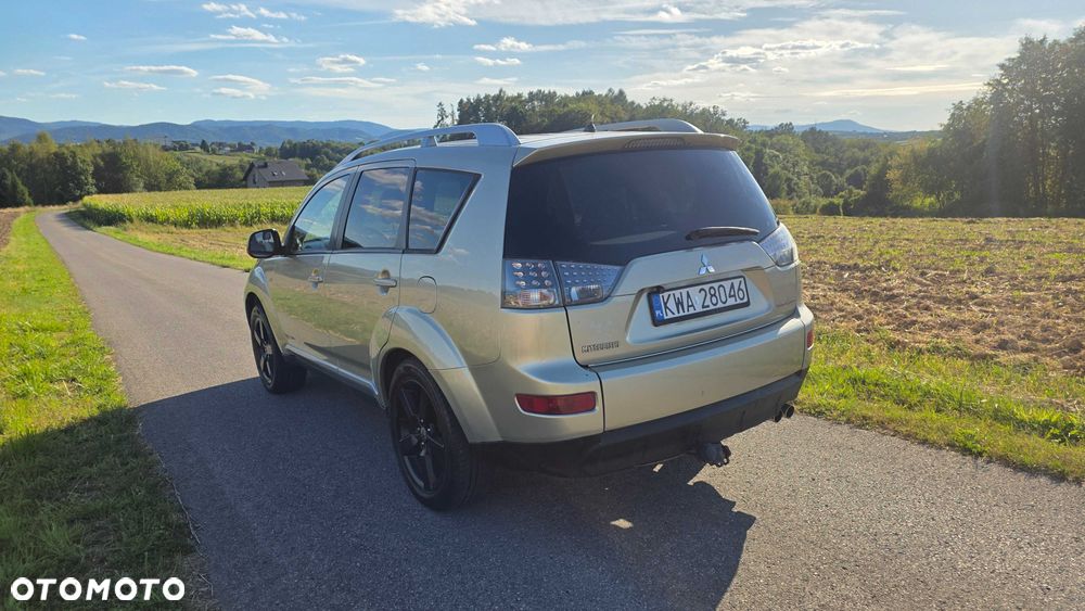 Mitsubishi Outlander - 5