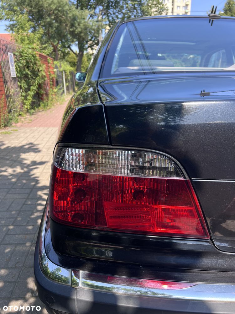 BMW Seria 7 740i - 12