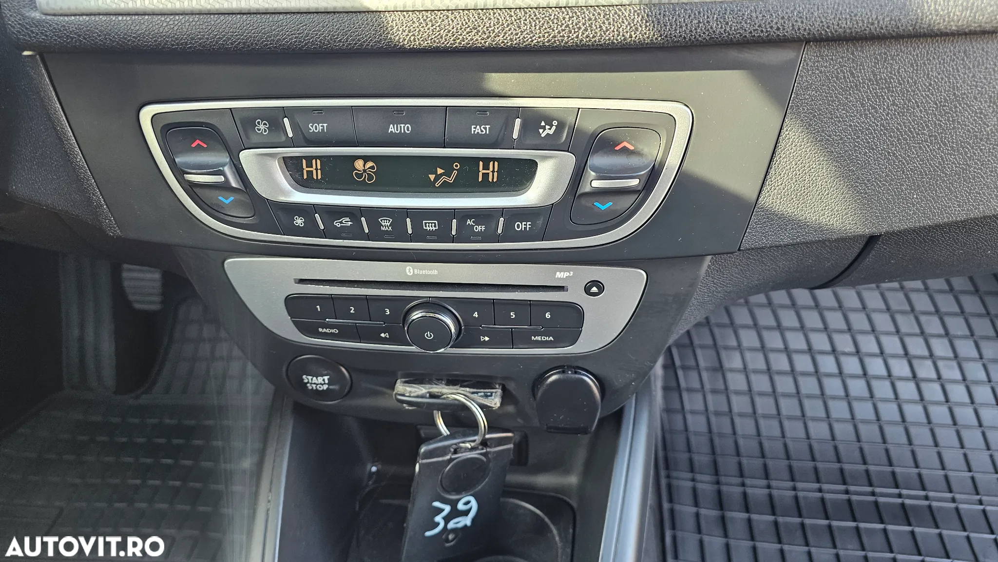 Renault Megane Grandtour ENERGY TCe 130 BOSE EDITION - 10