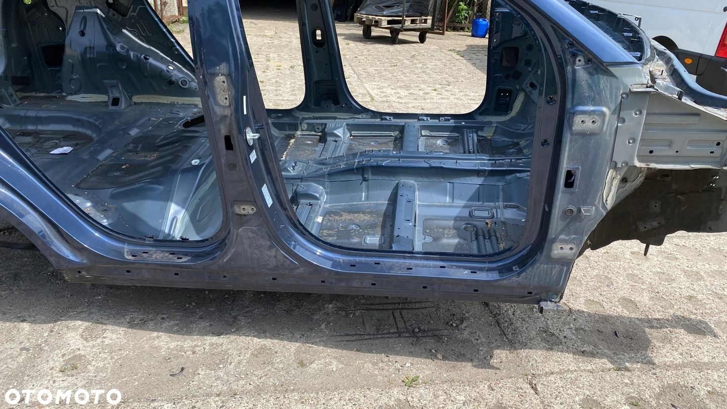 HYUNDAI TUCSON II PRÓG SŁUPEK PRAWY SG5 15-21 - 2