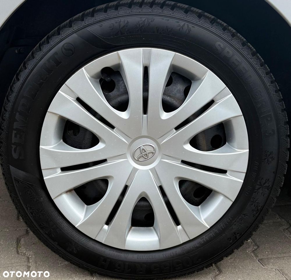 Toyota Auris 1.33 VVT-i Terra Start - 27