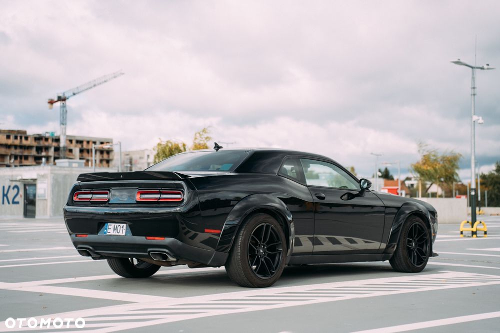 Dodge Challenger - 7