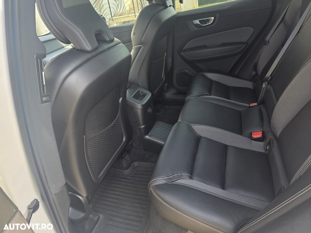 Volvo XC 60 Recharge T8 Twin Engine eAWD R-Design - 10