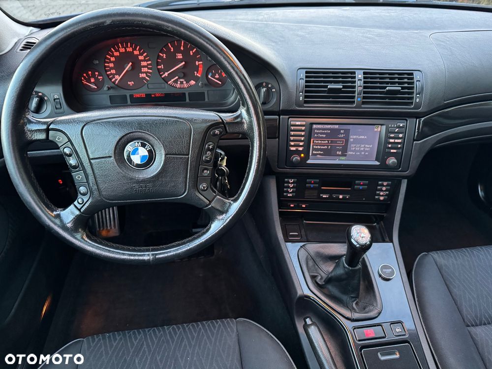BMW Seria 5 520i - 5