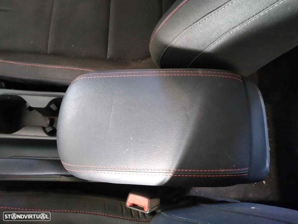 APOIO DE BRAÇOS HYUNDAI I30 PD - 1
