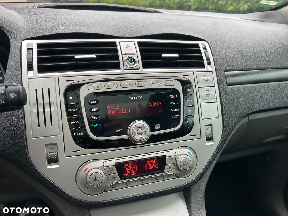 Ford Kuga 2.0 TDCi 2x4 Titanium - 19