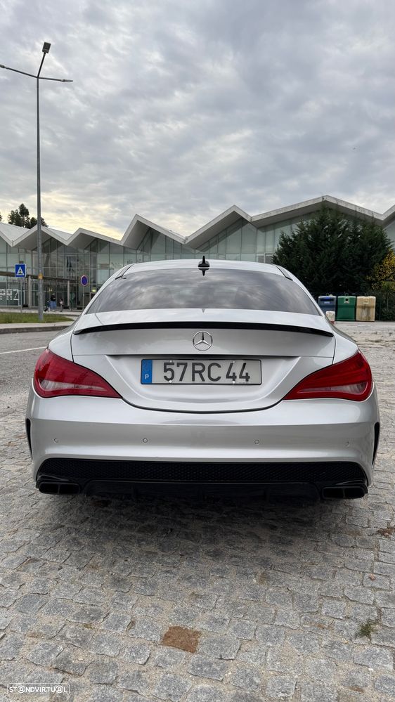 Mercedes-Benz CLA 180 - 4