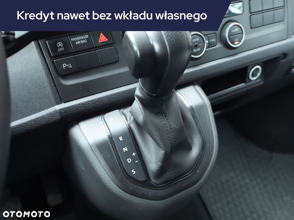 Volkswagen Caravelle - 15