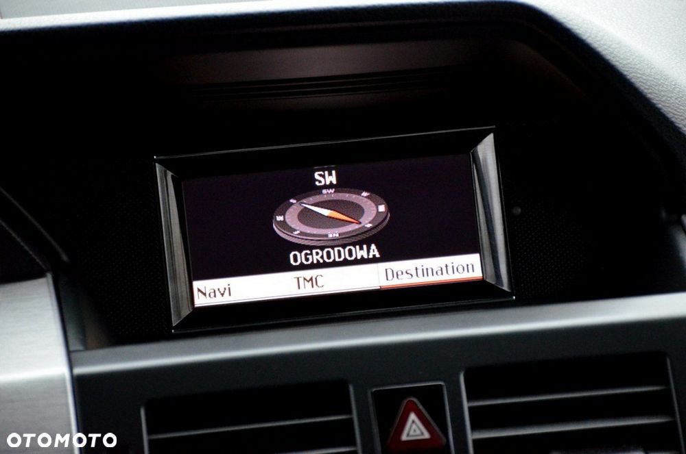 Mercedes-Benz GLK - 32