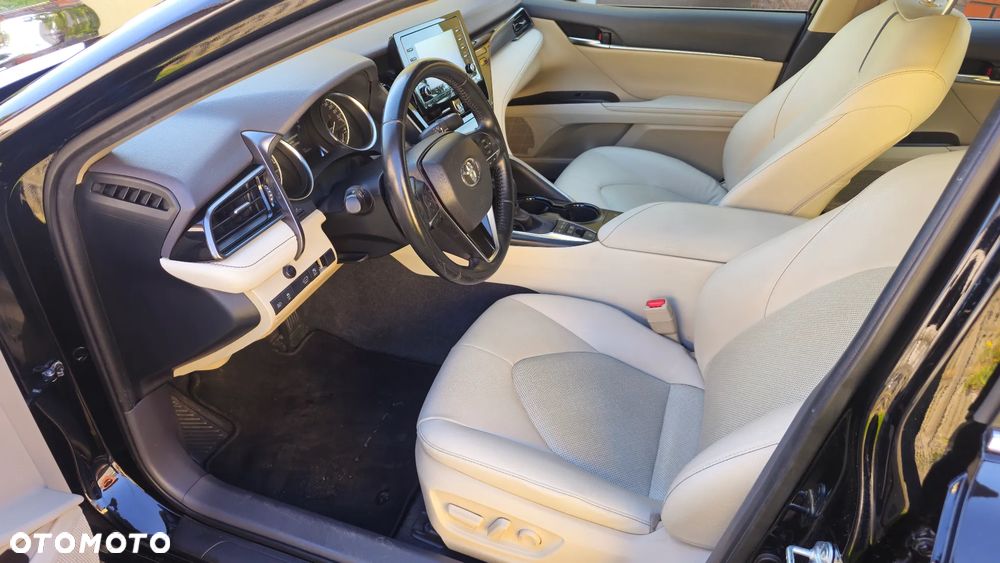 Toyota Camry - 3