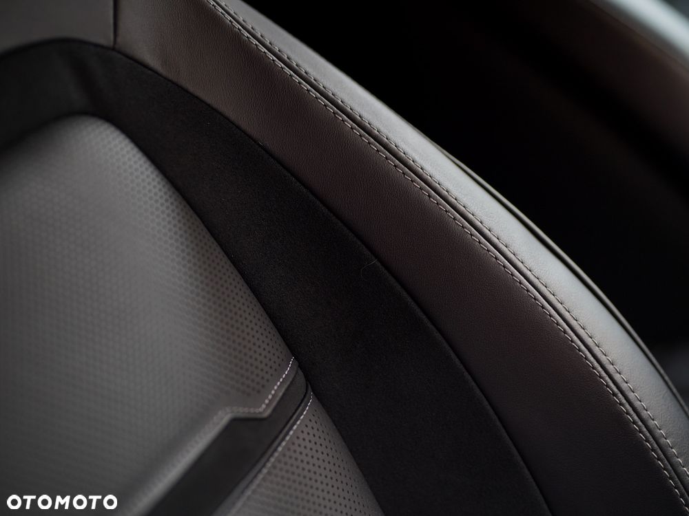 Mercedes-Benz AMG GT - 37